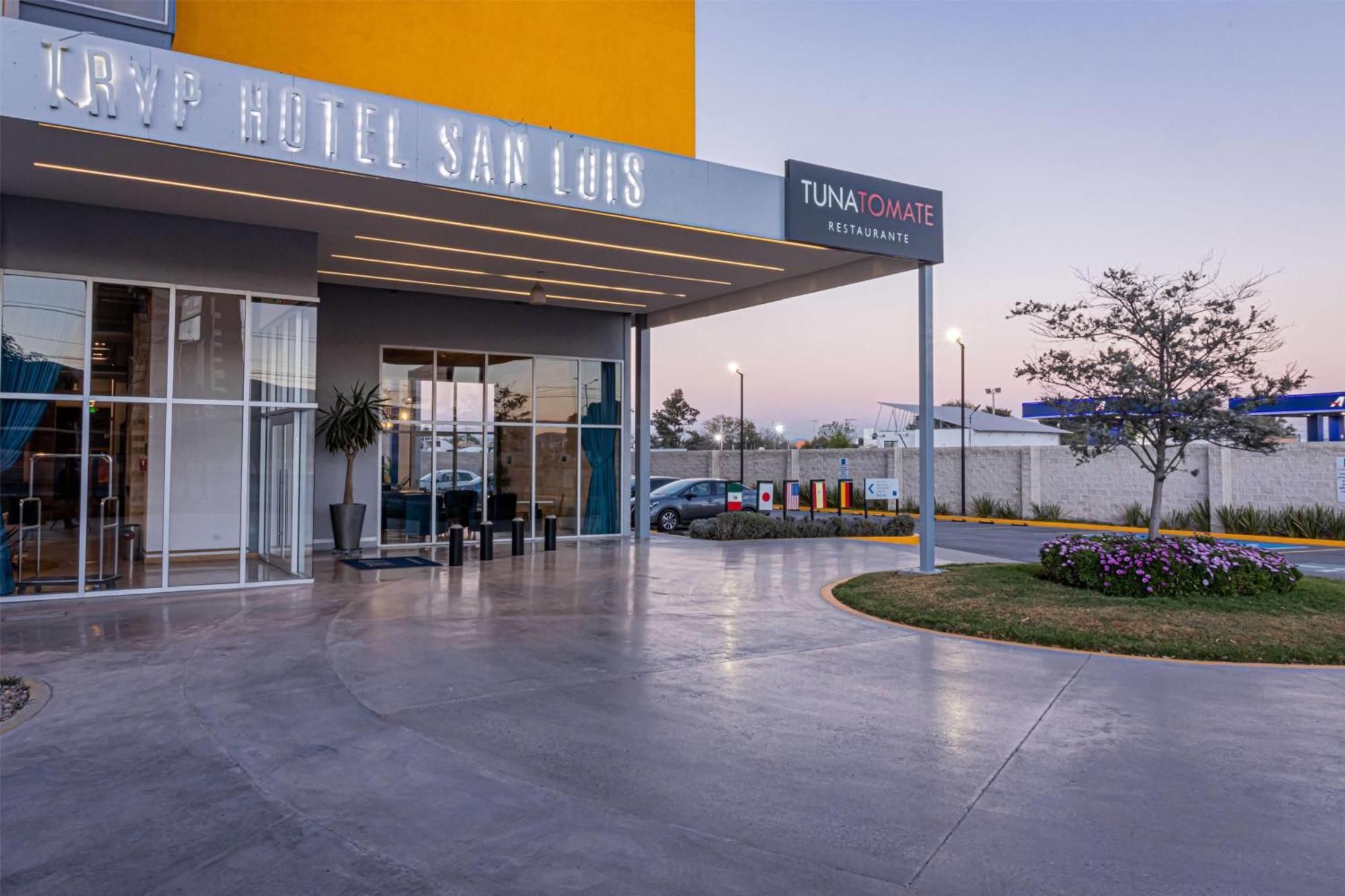 Tryp By Wyndham San Luis Potosi Hotel & Suites Exterior photo