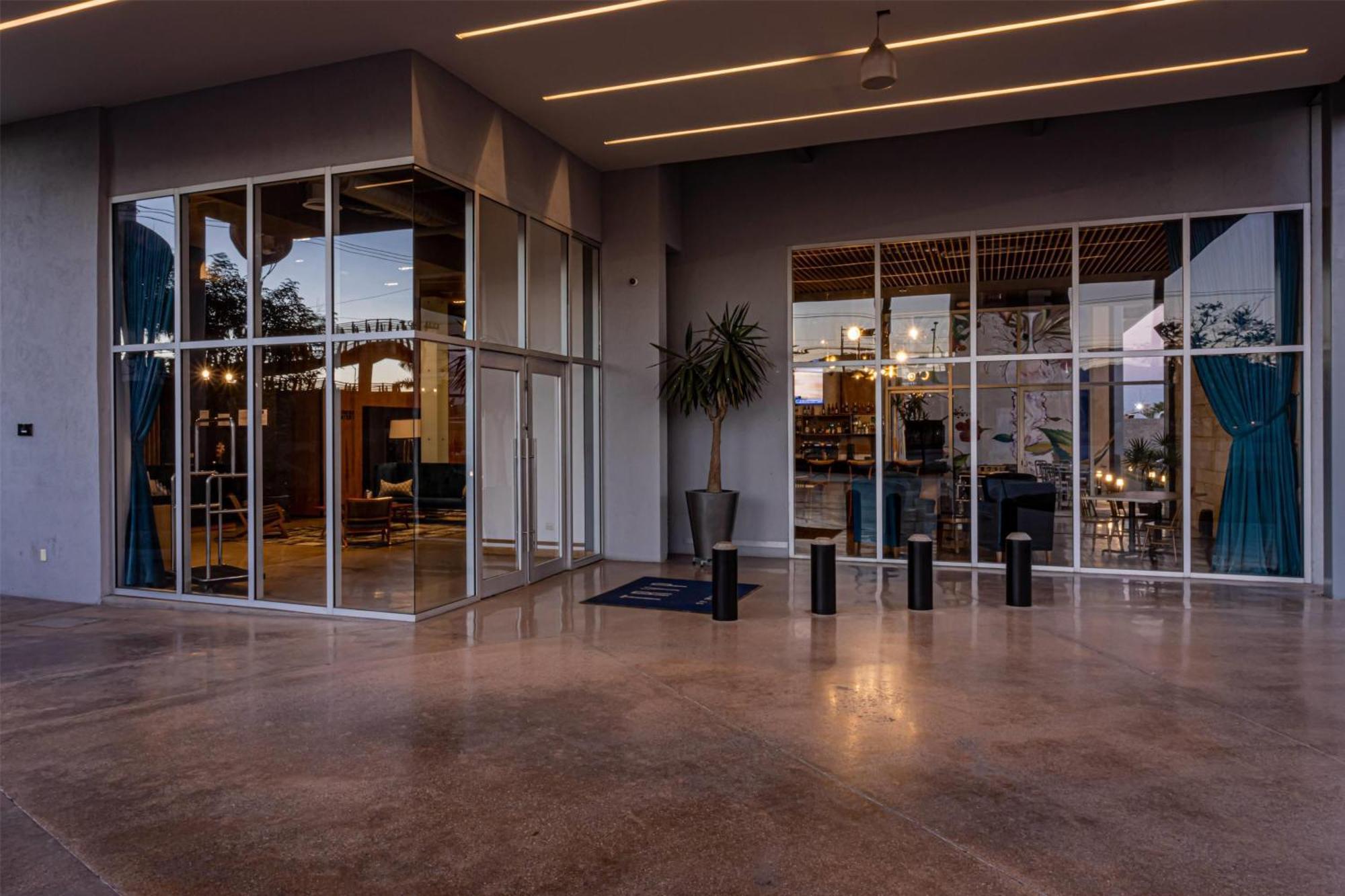 Tryp By Wyndham San Luis Potosi Hotel & Suites Exterior photo